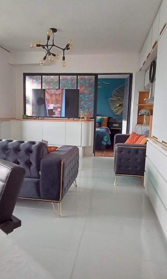 Liege Centre Mediacite Appartement Possible Parking Terrasse Immense 8Eme Pour 2 Personnes Екстер'єр фото